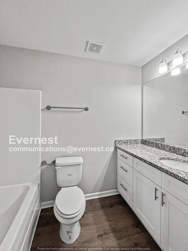 Building Photo - Limited Time Special Offer / 2 Bed/2.5 Bath Townhome with Off-Street Parking / Pet-Friendly / Ava...