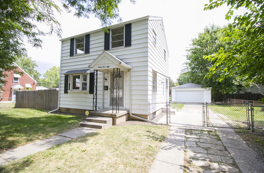 Primary Photo - 3350 Beaumont Dr