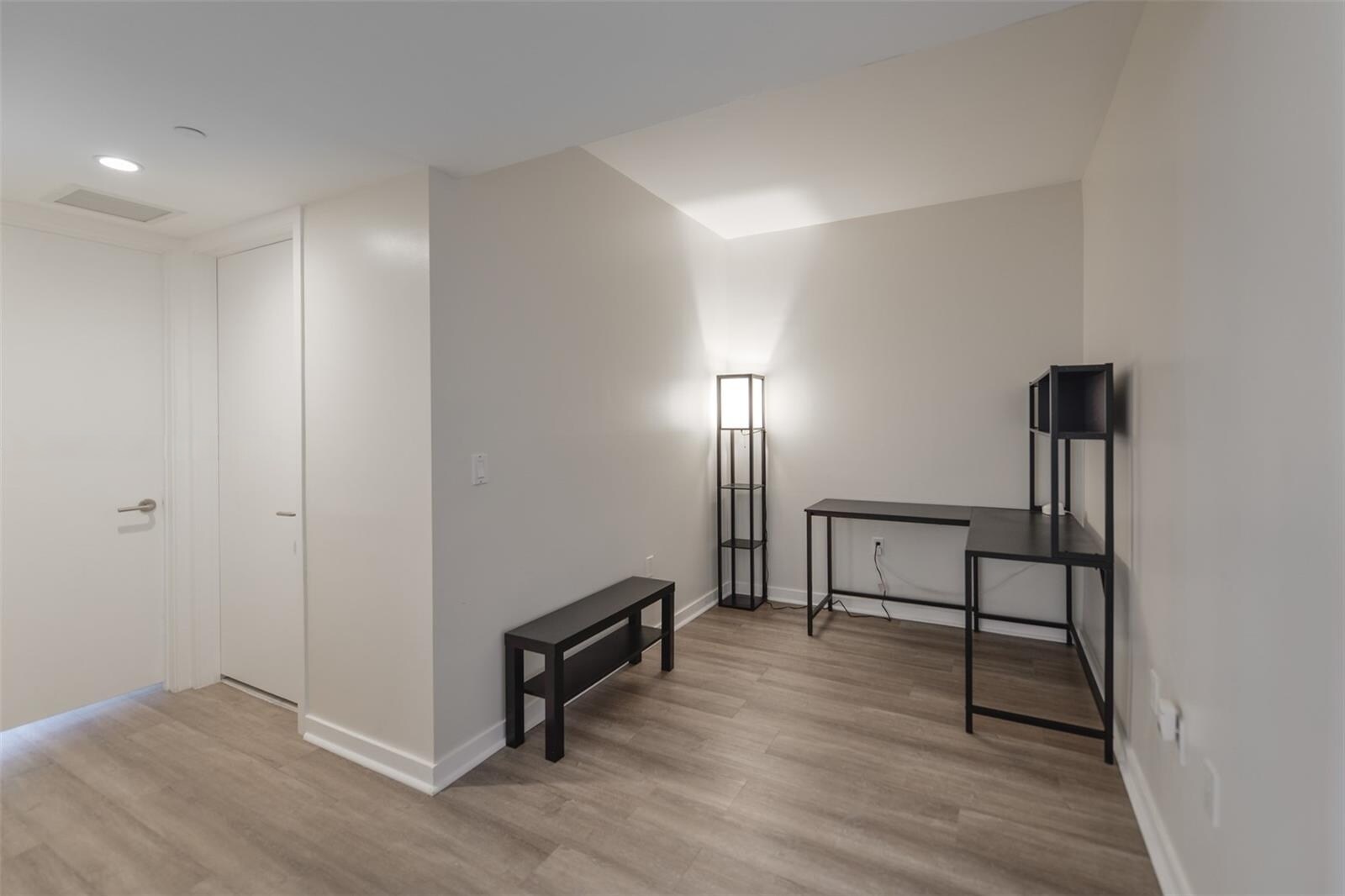 Building Photo - 31 SE 6th St