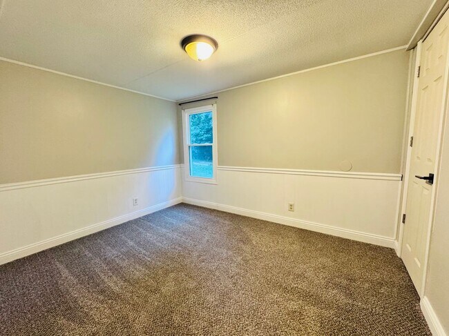 Building Photo - 2475 Freshour Rd