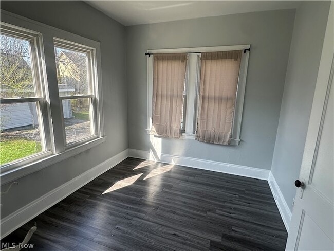 Building Photo - 3342 Desota Ave