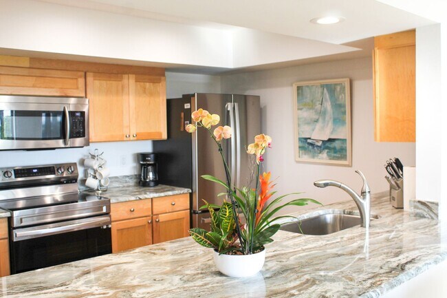 Building Photo - 1616 Ocean Dr