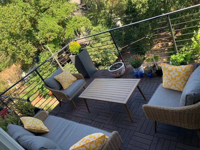 Building Photo - 1672 DeKalb Ave NE