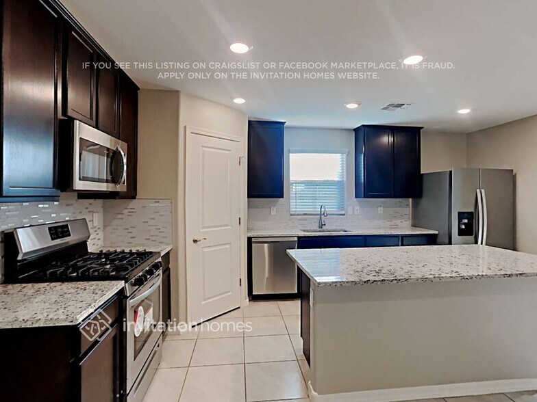 Building Photo - 3942 S 79th Dr