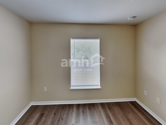Building Photo - 31810 Parkdale Dr