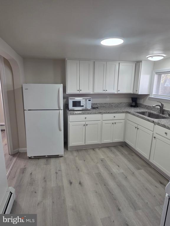 Building Photo - 480 W South St