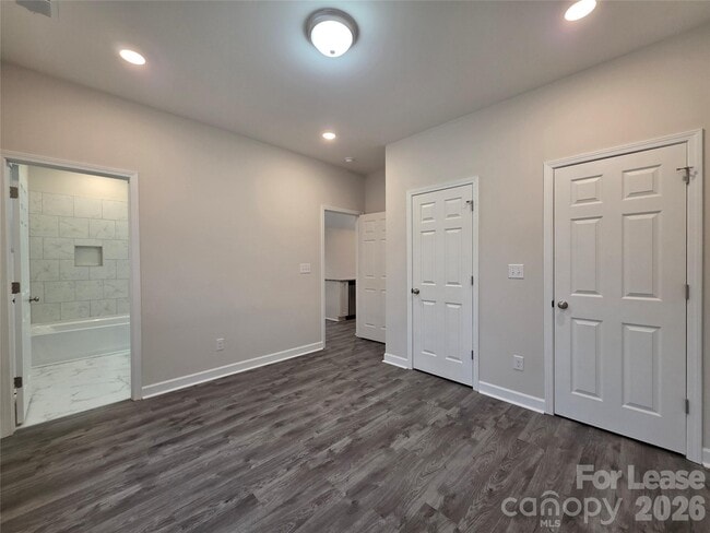 Building Photo - 215 Division Ave