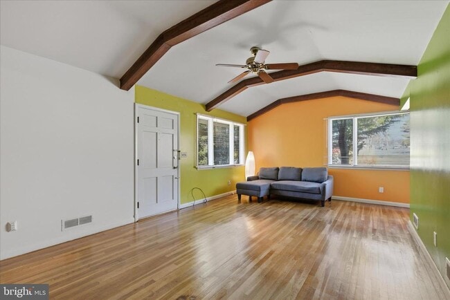 Building Photo - 2423 Harwood Rd