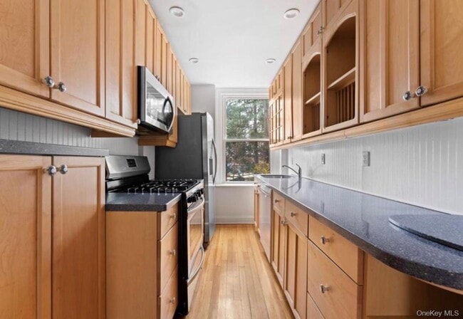 Building Photo - 64 Sagamore Rd