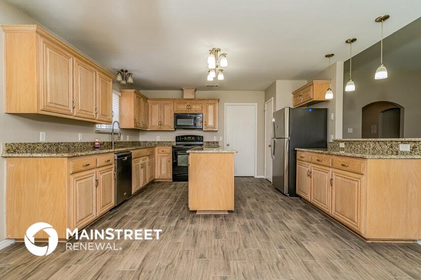 Building Photo - 8015 Splitrail Ct