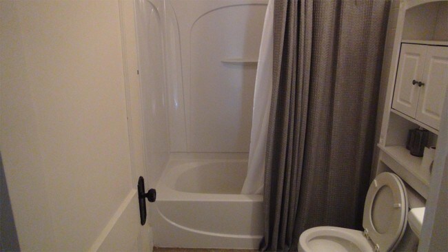 Building Photo - 3639 Glenmore Ave