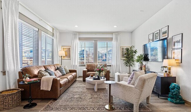 Building Photo - 1000 Equinox Dr