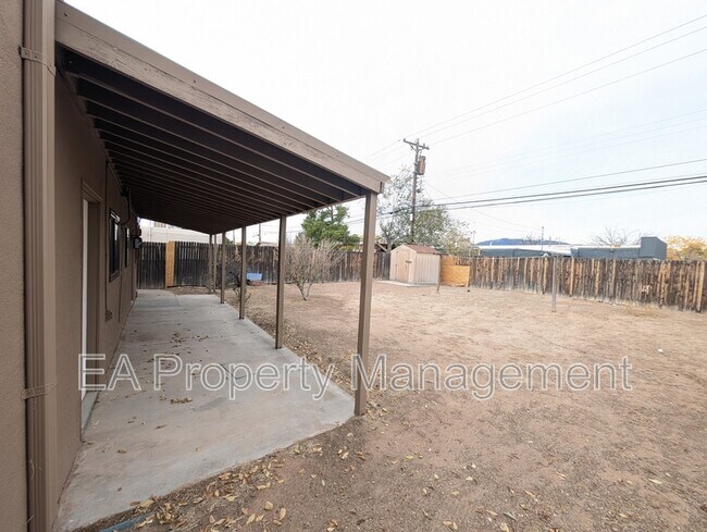 Building Photo - 1202 Truman St SE