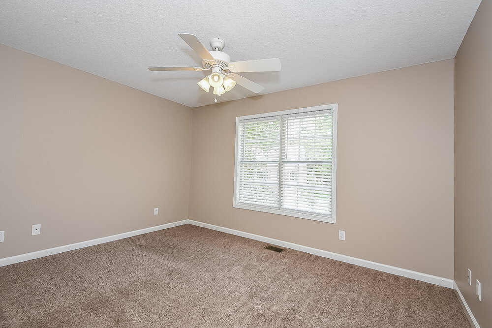 Building Photo - 4084 Mt Vernon Dr