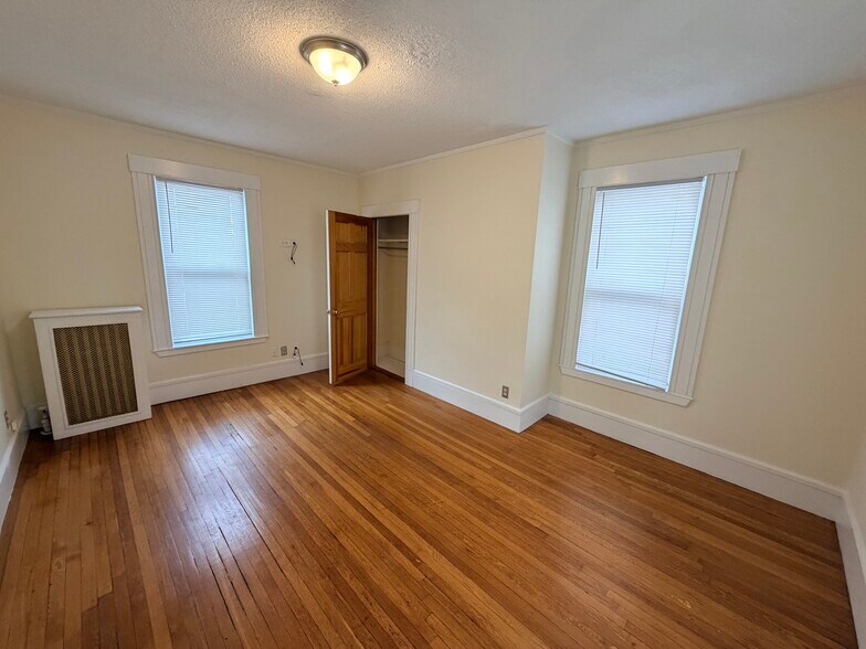 Building Photo - 543 Broadway