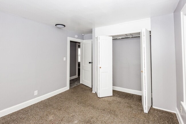 Building Photo - 1561 E 204th St