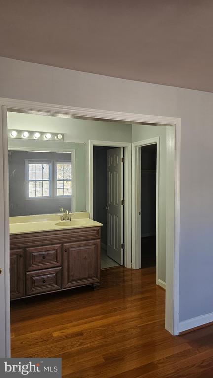 Building Photo - 12131 Salemtown Dr