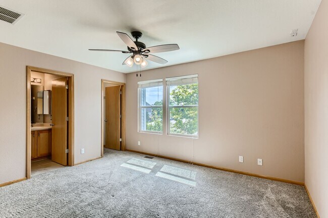 Building Photo - 3 Bedroom 3 Bathroom in Northglenn!