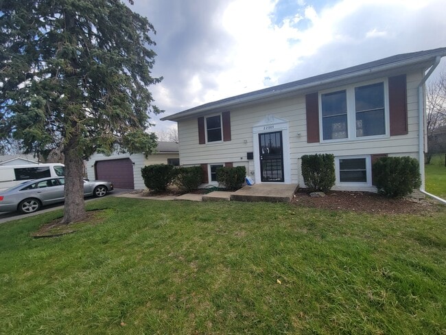 Building Photo - 22005 Balmoral Dr