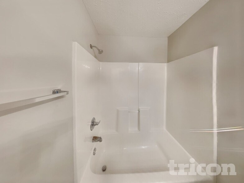 Building Photo - 1116 S Hampton Cl