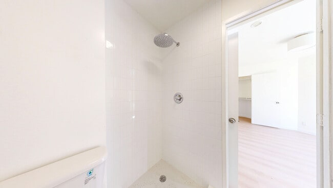 Building Photo - 1507 Carol-105A