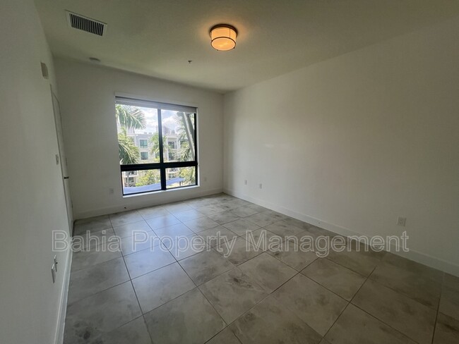 Building Photo - 4636 NW 84th Ave
