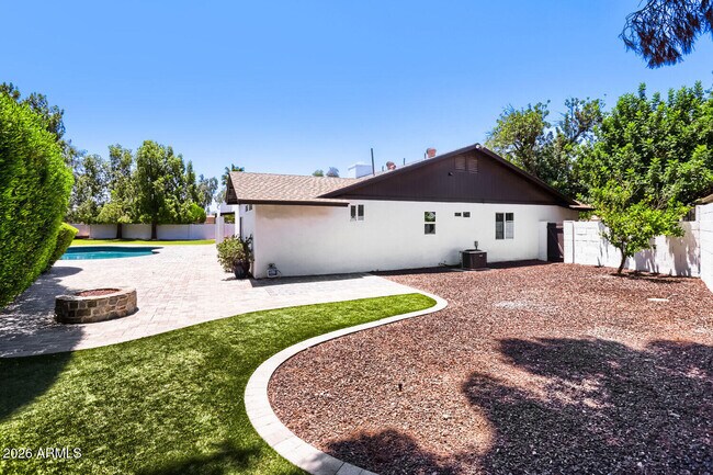 Building Photo - 9801 N 74th Pl