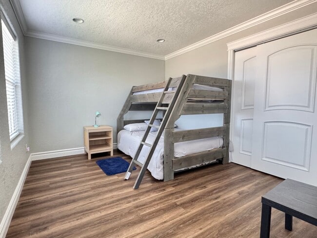 Building Photo - 130 Ridge Dr