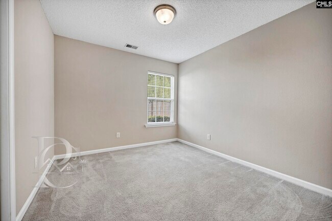 Building Photo - 80 Crossfox Ct