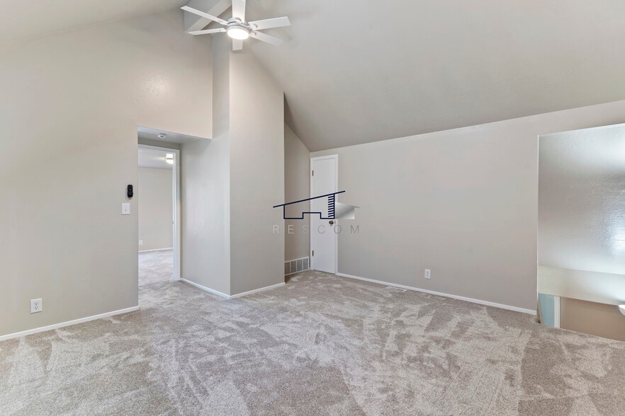 Building Photo - 26 White Barn Dr