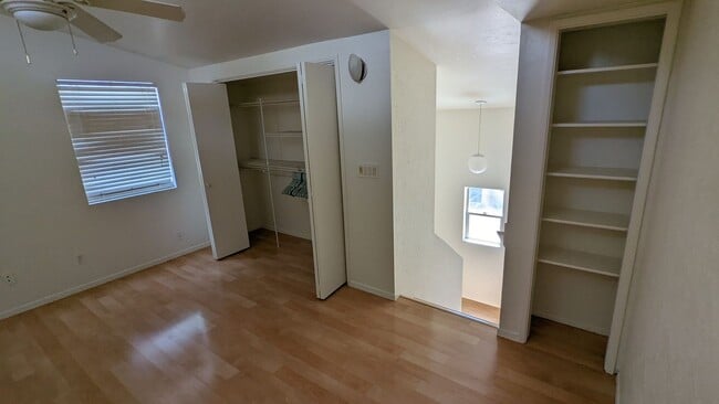Building Photo - Beautiful Townhouse - 3 bed & 2 bath in Gr...
