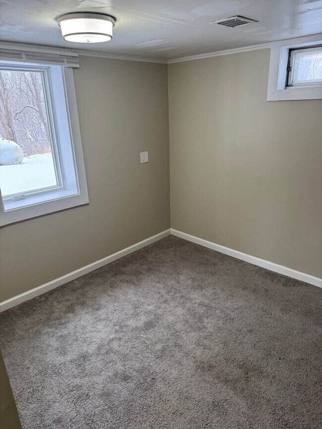 Building Photo - House for Rent