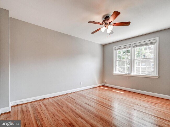 Building Photo - 111 Stanmore Rd