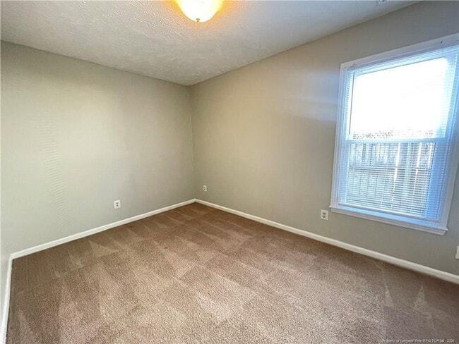 Building Photo - 2840 Chillingworth Dr