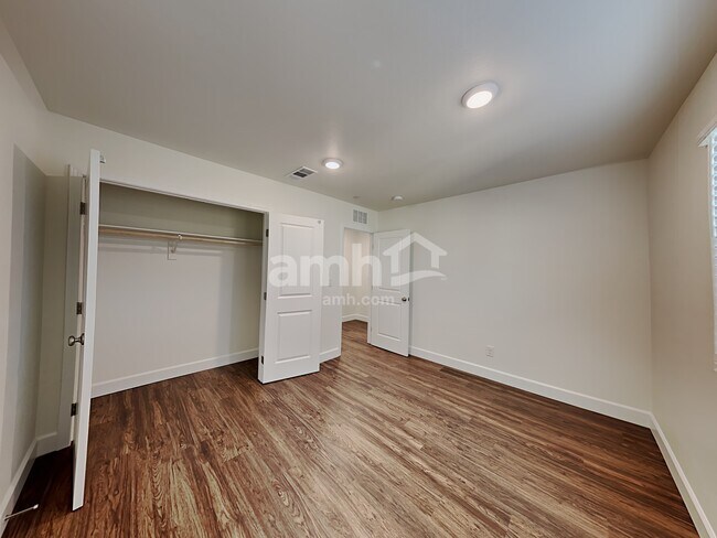 Building Photo - 302 Palazza Reserve Pl