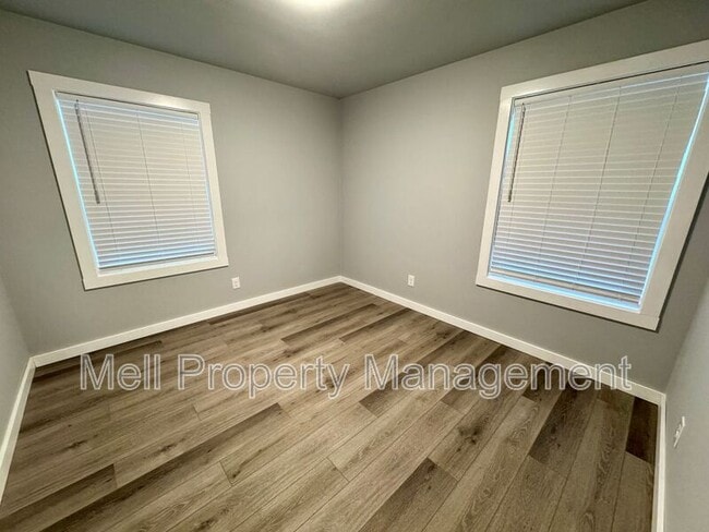 Building Photo - 1927 Stevens Street