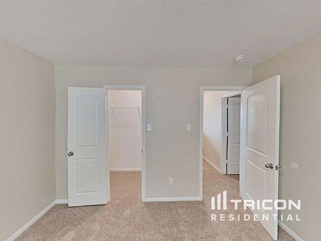 Building Photo - 504 Red Dusk Paint Dr