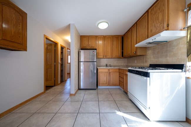 Building Photo - 3821 Clinton Ave