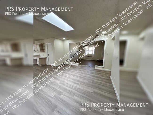 Building Photo - 711 N Oracle-