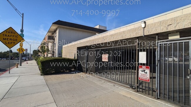 Building Photo - 5585 E Pacific Coast Hwy