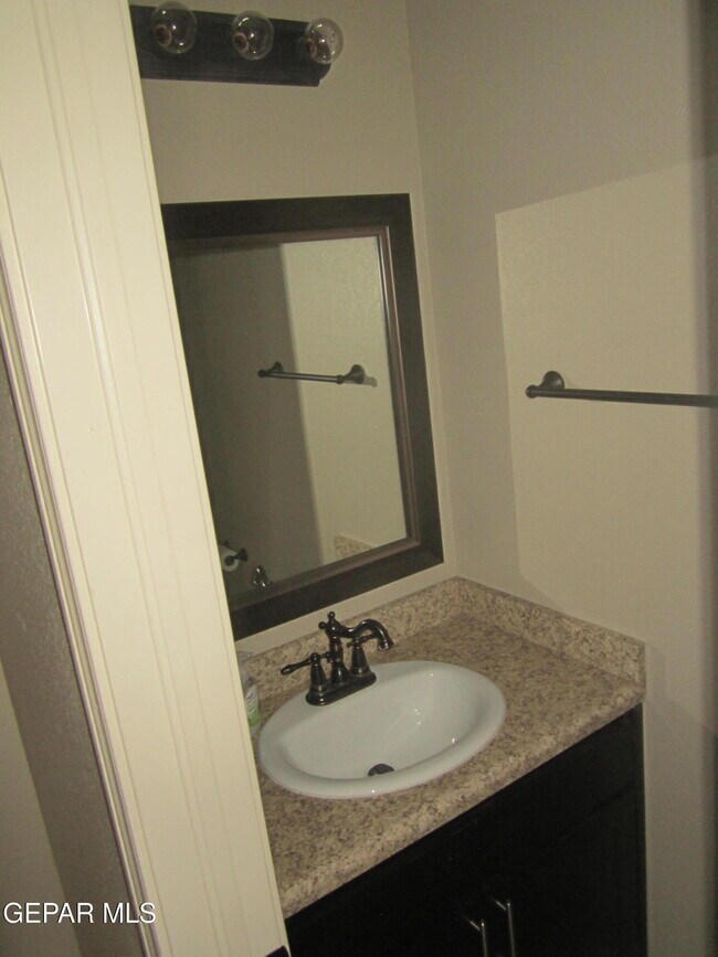Building Photo - 477 Prime Desert Dr