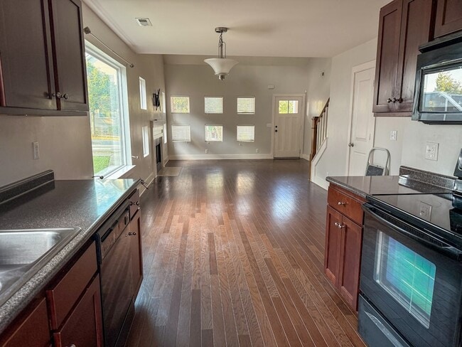 Building Photo - 3500 Steffisburg Dr