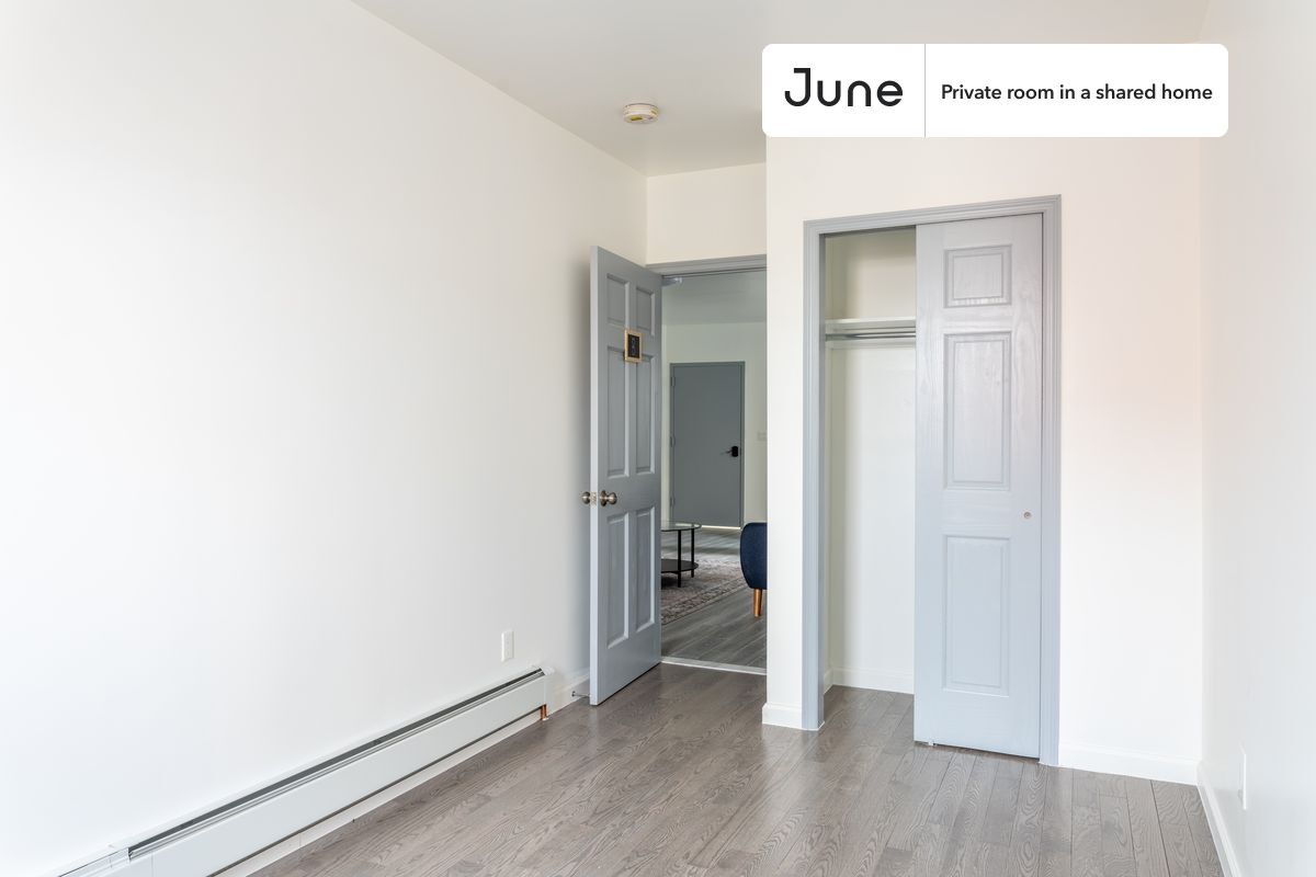 Building Photo - Room in Shared 4 bed/2 bath home