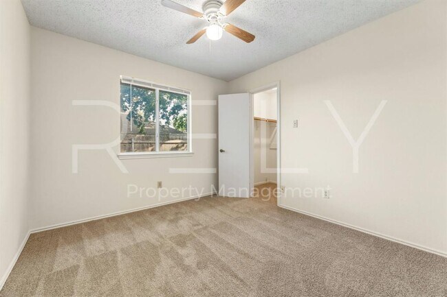 Building Photo - 604 David Curry Dr