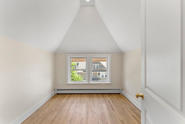 Building Photo - 46 Dartmouth St