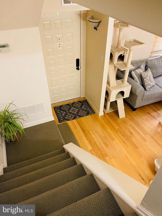 Building Photo - 201 Village Walk