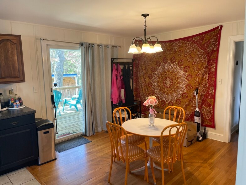 Dining Area off of Kitchen - 914 Westview Cir