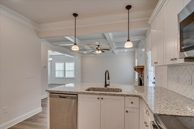 Building Photo - 528 Fermoy Ln