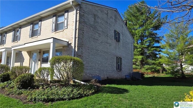 Building Photo - 194 Springhouse Rd