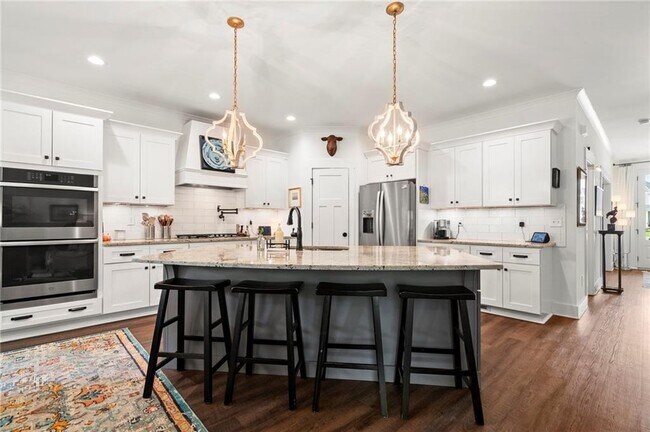 Building Photo - 175 STONELEDGE TRCE N